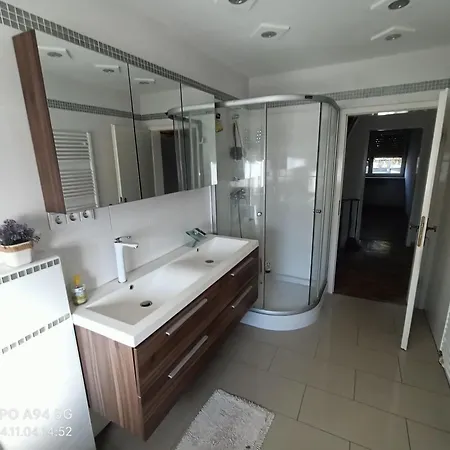 아파트 Fmi House33